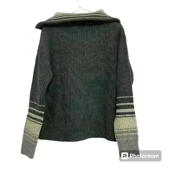 Obermeyer Women's Limber Ski Sweater 100% Wool Size Medium - Picture 3 of 11